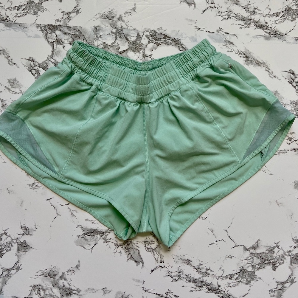 RARE LULULEMON ⚡️⚡️ hotty hot shorts size 6!!!